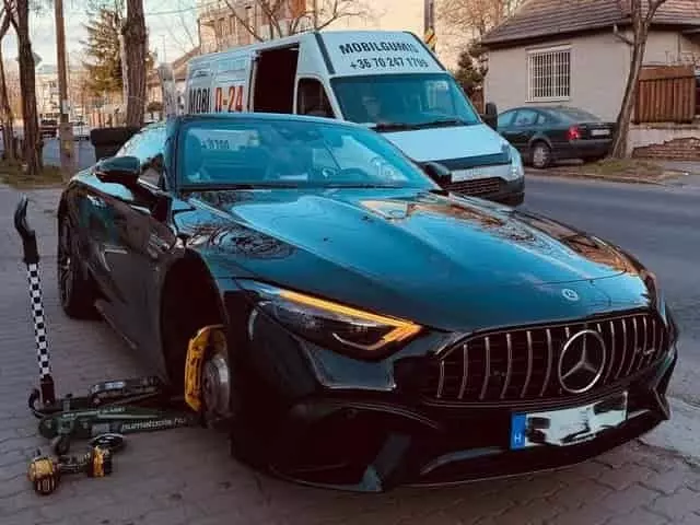 Defektjavítás budapesti helyszínen, Mercedes autón Helyszíni defektjavítás Mercedes autón Budapesten