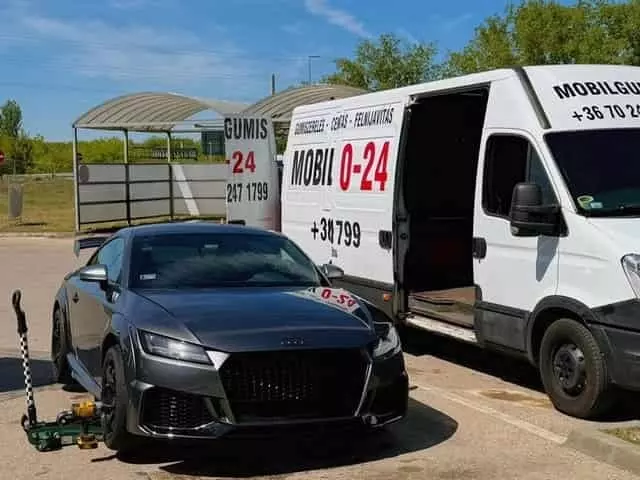 Mobil gumicsere árak – gyors helyszíni autógumi szerelés Budapesten Mobil gumicsere árak Budapesten – helyszíni kerékcsere szervizautóval