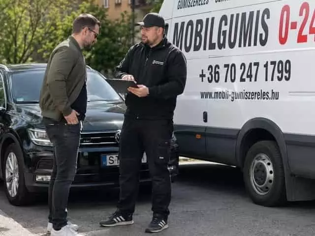 Mobil gumiszerviz árak egyeztetése ügyféllel Budapesten