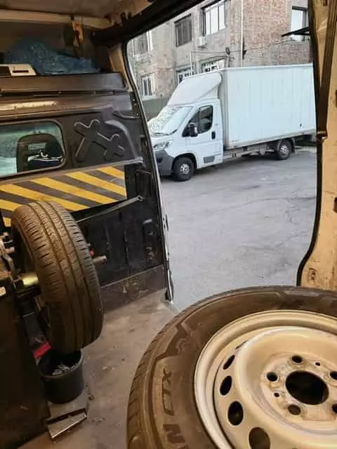 Flotta gumiabroncs-szerviz és abroncs karbantartás a cég telephelyén Telephelyi flotta gumiabroncs-szerviz kisteherautóknak és céges flottáknak