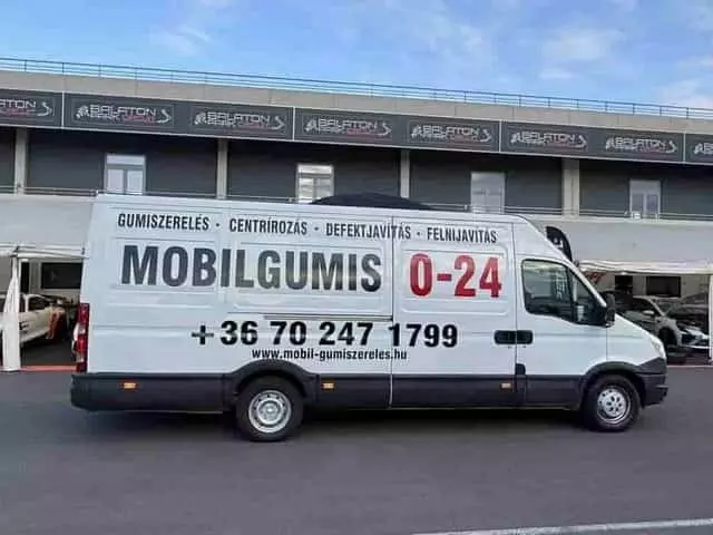 Kapcsolatfelvétel Tripsánszki Norberttel Tripsánszki Norbert szolgáltató autója a kapcsolatfelvételi oldalon